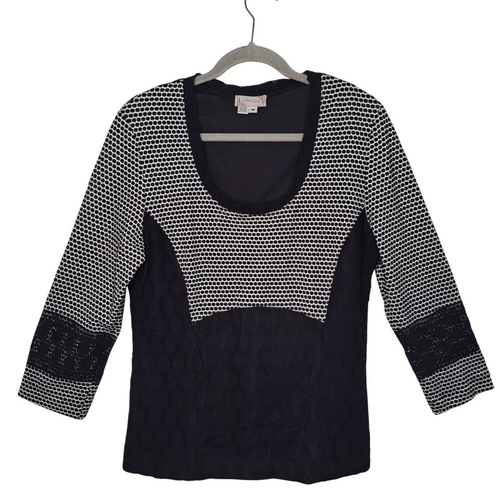 22 Shades of Gray Black and White Patterned Scoop Neck Top Size Medium